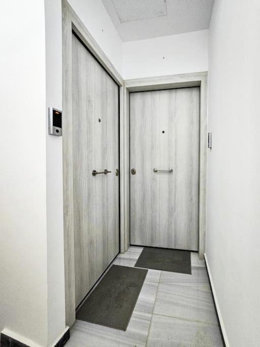 Appartamento Plaka Rafaela Elegant Urban Retreat In Athens Historic Heart Esterno foto