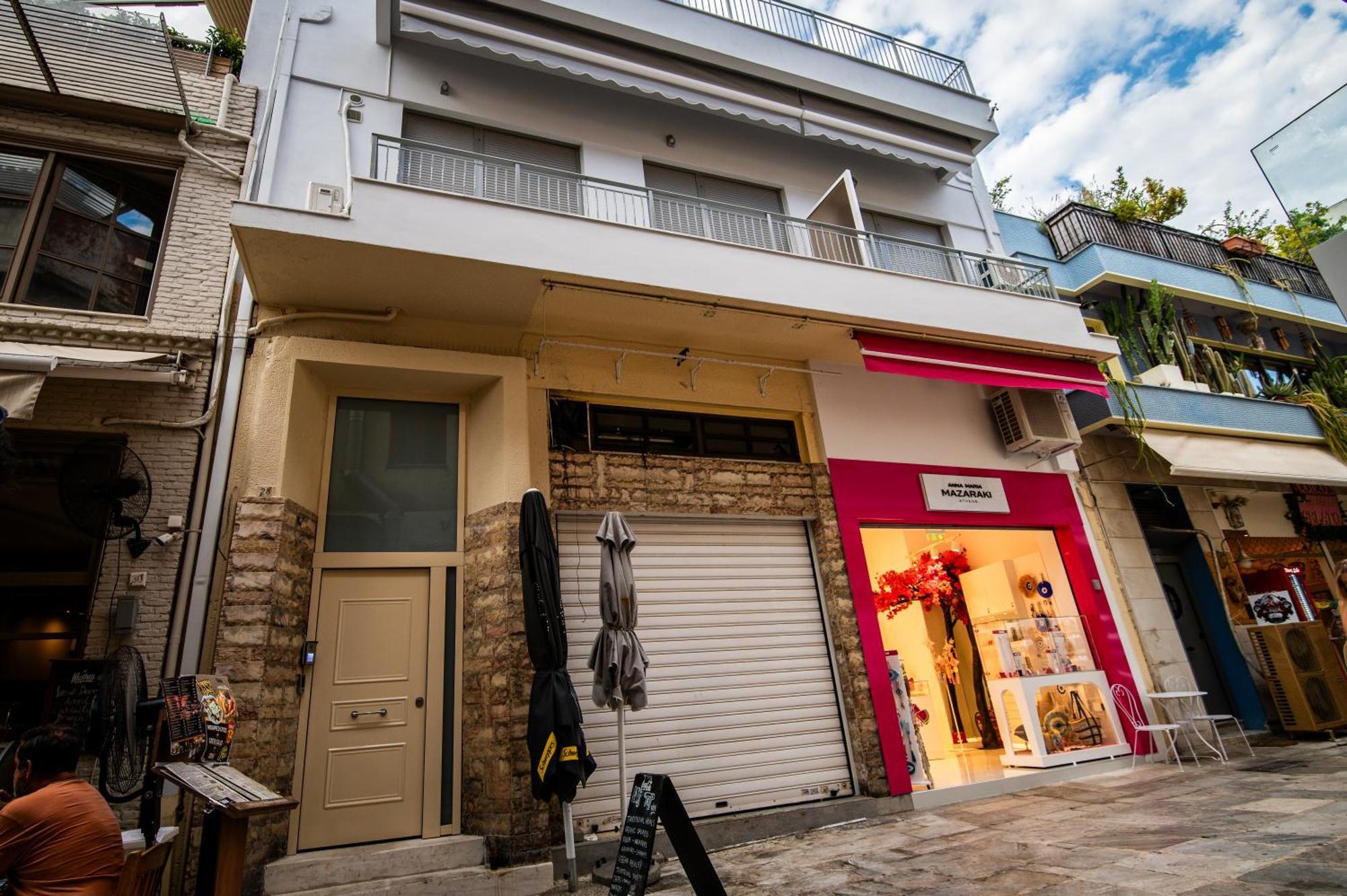 Appartamento Plaka Rafaela Elegant Urban Retreat In Athens Historic Heart Esterno foto